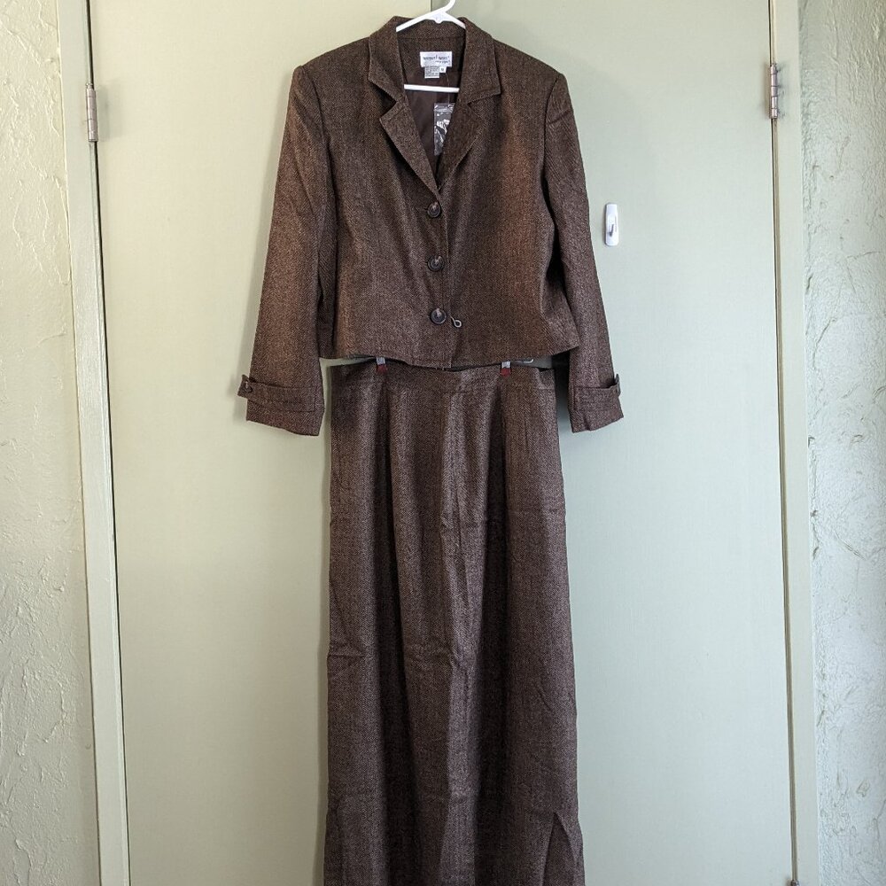 Brown tweed jacket and skirt, size 18